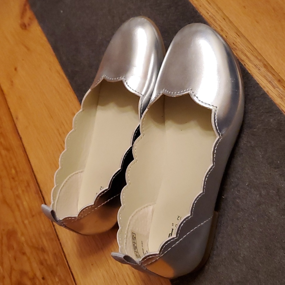 Girls GAP Silver Ballet Flats Size 12